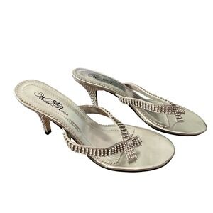 Wild‎ Rose Sparkly Silver Thong 3.75" Heeled Sandals. Size 8.5